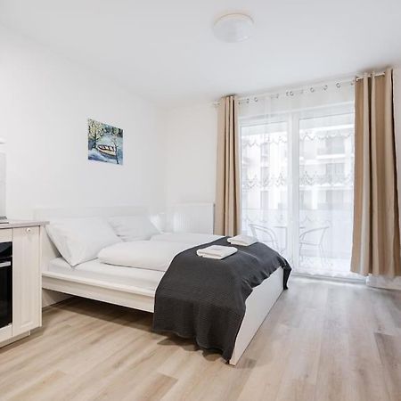 Oaks Studio With Balcony Budapest Bagian luar foto