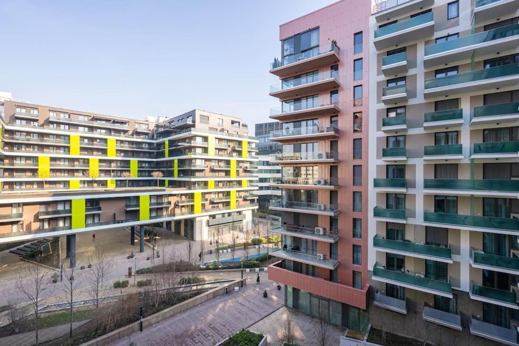 Oaks Studio With Balcony Budapest Bagian luar foto